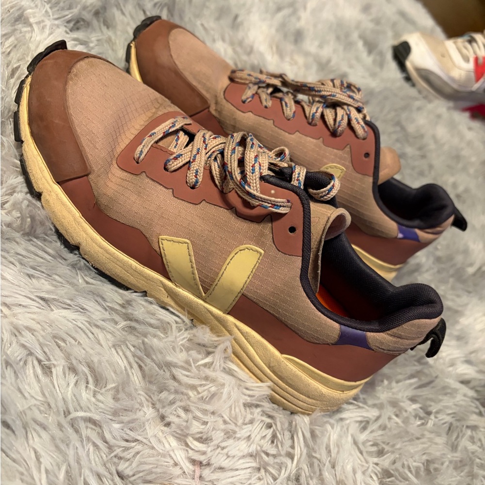 Veja Venturi Sneakers Womens Size 36 Brown Tan Trail Running Chunky Outdoor